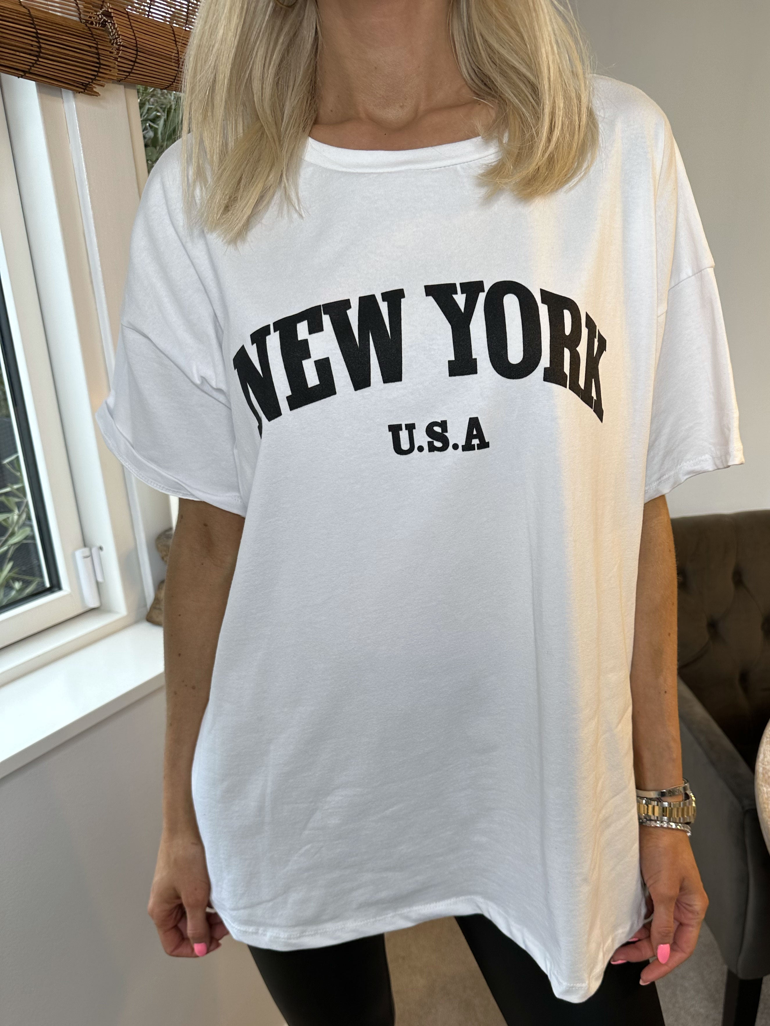 Sofia - Enkel t-shirt med text på bröstet